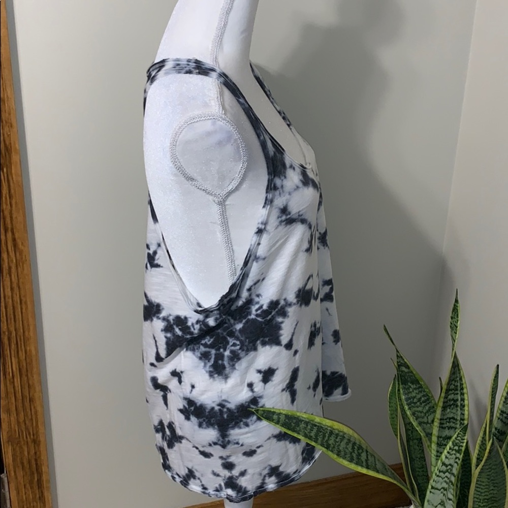 Oversized tank - Picture 3 of 4